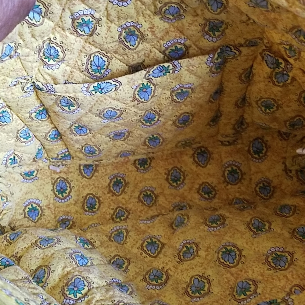 Americana by Sharif, yellow floral bag with zipper - Picture 6 of 8